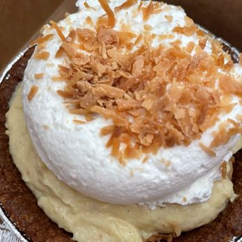 Leoda's Kitchen and Pie Shop - Coconut Cream Pie - Breakfast & Brunch Near Me - Lahaina, Hawaii