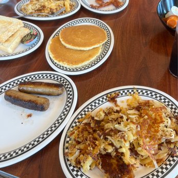 Cozy Corner - Home Cut Hash Browns, Sausage Links, Small Pancakes (2) - Burgers Near Me - Chicago, Illinois
