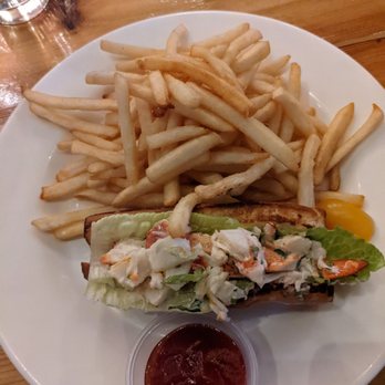 Haven Rooftop - Lobster Roll - Lounges Near Me - New York, New York Haven Rooftop - Lobster Roll - Lounges Near Me - New York, New York