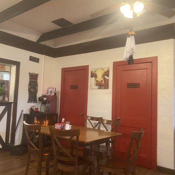 Alva Country Diner - Inside restaurant - Diners Near Me - Alva, Florida