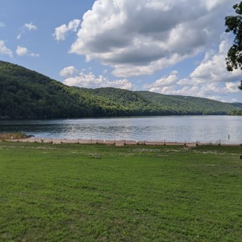 Squantz Pond State Park - Landmarks & Historical Buildings Near Me - New Fairfield, Connecticut