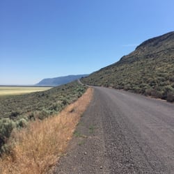 Hart Mountain National Antelope Refuge - The road into the preserve