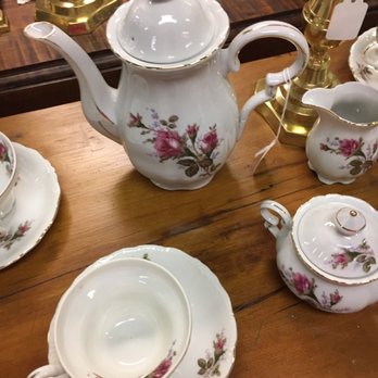 The Shops at Marlborough Barn - Nice tea sets, but want way too much for them - Antiques Near Me - Marlborough, Connecticut