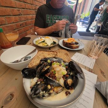Bellflower - The amazing mussel.chowder! Seafood was so fresh w amazing bread! - New American Near Me - Ypsilanti, Michigan