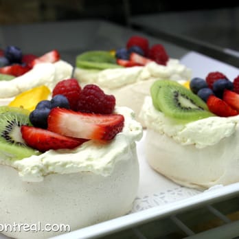 Ta Pies - Pavlova - Australian Near Me - Montreal, Quebec Ta Pies - Pavlova - Australian Near Me - Montreal, Quebec