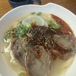 Traditional Beef Noodle Soup 传统牛肉面 Traditional Beef Noodle Soup 传统牛肉面