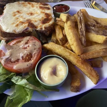 L'Instant - Tried, but could not manage this rendition of a croque monsieur - Bars Near Me - Paris, 75
