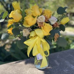 Maggie Gillespie Designs - Fresh flower arrangement from Maggie Gillespie Designs in Fredericksburg, Texas.
