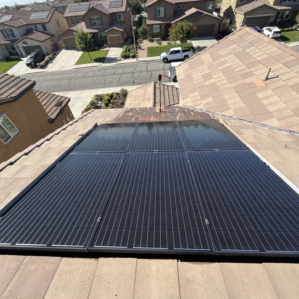 Advantage Window & Solar Cleaning - Sparkling clean solar panels - Window Washing Near Me Advantage Window & Solar Cleaning - Sparkling clean solar panels - Window Washing Near Me
