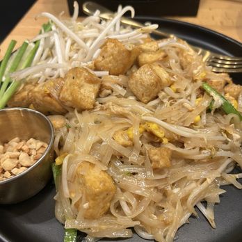 Manaao - Pad Thai - Thai Near Me - Tustin, California