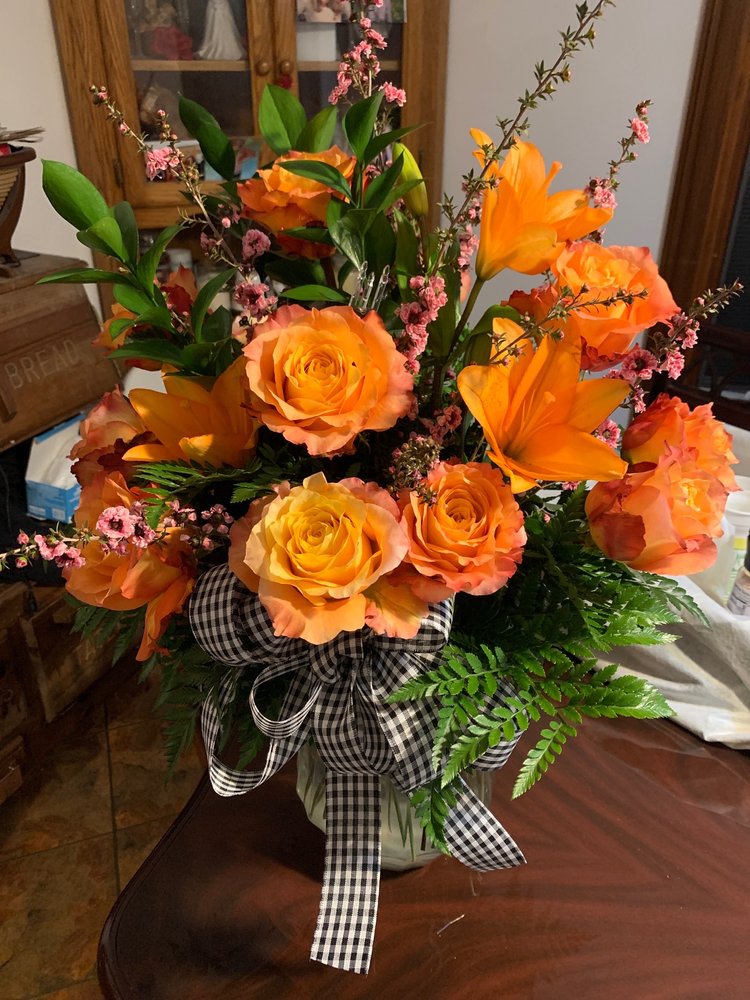BLOOMIN’ DIEHL’S FLORAL BOUTIQUE Updated October 2024 120 N Main St