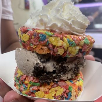 Midtown Creamery - Fruity pebbles Rice Krispies with cookies and cream ice cream - Desserts Near Me - Miami, Florida Midtown Creamery - Fruity pebbles Rice Krispies with cookies and cream ice cream - Desserts Near Me - Miami, Florida