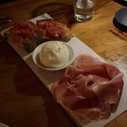 Prosciutto & Burrata Prosciutto & Burrata