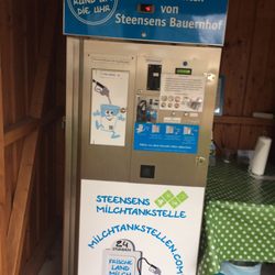 Steensens Bauernhof - Milchtankstellen-Automat