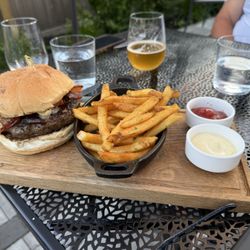 Tavern Burger