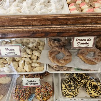 El Gallo Bakery - Bakeries Near Me - Los Angeles, California El Gallo Bakery - Bakeries Near Me - Los Angeles, California