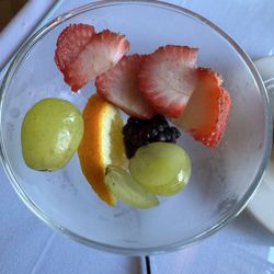 Mayor's Mansion - This is the entire and complete "fourth course" of fruit at breakfast.