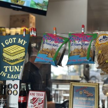 Wigz - Inside - Sandwiches Near Me - Laguna Beach, California