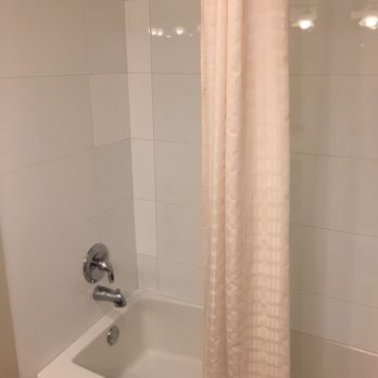The Thompson Hotel & Conference Centre - Tub shower - Hotels Near Me - Kamloops, British Columbia The Thompson Hotel & Conference Centre - Tub shower - Hotels Near Me - Kamloops, British Columbia