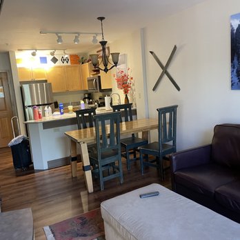 Summit County Mountain Retreats - Couch was comfortable & smelled like leather. Wondering if it's rather new. - Vacation Rentals Near Me - Keystone, Colorado