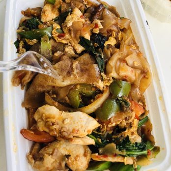 Noods n’ Chill - Pad Kee Mao - Thai Near Me - Brooklyn, New York