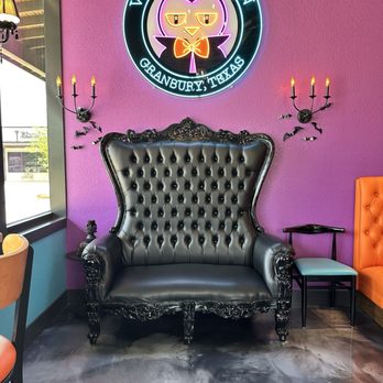 Vampire Penguin - Granbury - Vampire lounge - Shaved Snow Near Me - Granbury, Texas Vampire Penguin - Granbury - Vampire lounge - Shaved Snow Near Me - Granbury, Texas