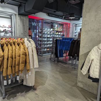 foot locker 306 yonge street