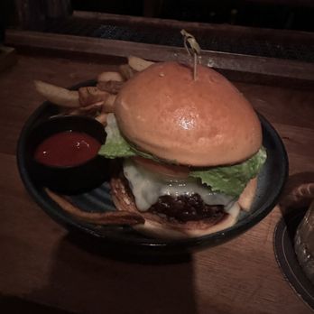 The Dead Rabbit - Burgers - Cocktail Bars Near Me - New York, New York