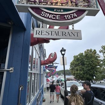 Geddy's - Outside sign - Seafood Near Me - Bar Harbor, Maine Geddy's - Outside sign - Seafood Near Me - Bar Harbor, Maine