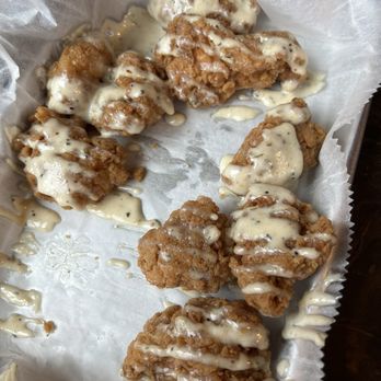 High Knob Inn - Chicken wings with barely any sauce - New American Near Me - Hillsgrove, Pennsylvania High Knob Inn - Chicken wings with barely any sauce - New American Near Me - Hillsgrove, Pennsylvania