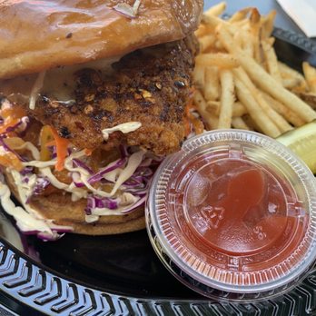 The Switch SLO {Eat+Drink} - The Hot Chick - Beer Bar Near Me - San Luis Obispo, California