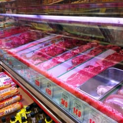 Lake Avenue Market - Meat is fresh and reasonably priced.