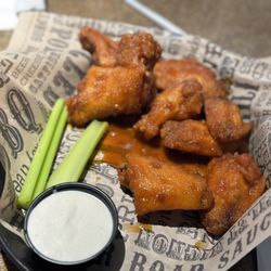 Calhoun's - Our Original Wet Wings - Delicious!