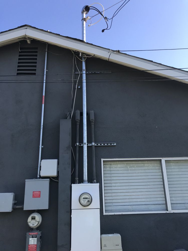 Slide of Supreme Electrical Services