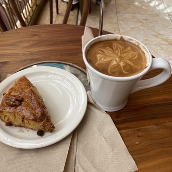 Urth Caffe Wynn Las Vegas - Pecan scone & strong latte - Cafes Near Me - Las Vegas, Nevada Urth Caffe Wynn Las Vegas - Pecan scone & strong latte - Cafes Near Me - Las Vegas, Nevada