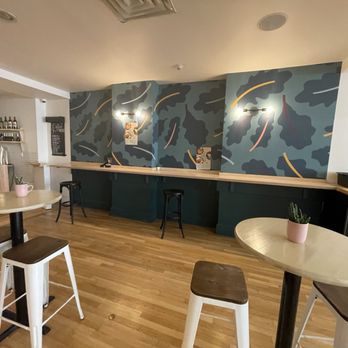 B-Natural Kitchen - Inside - New American Near Me - New Haven, Connecticut