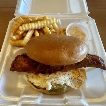 Crazy D’s Hot Chicken - Medium slider with egg - Chicken Shop Near Me - Reno, Nevada Crazy D’s Hot Chicken - Medium slider with egg - Chicken Shop Near Me - Reno, Nevada