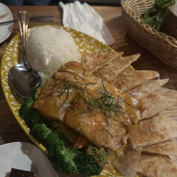 The Saap Avenue - Slam - Laotian Near Me - Oakland, California