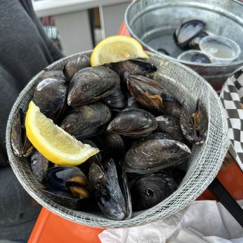 Tipsy Tuna - Mussels - Bars Near Me - Hull, Massachusetts