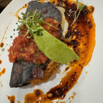 Holbox - Pescado Al Carbon - Latin American Near Me - Los Angeles, California