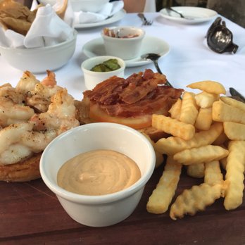 Le Bistro Restaurant - Shrimp burger - French Near Me - Puerto Vallarta, JAL