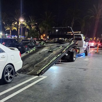 AM PM Towing - Getting picked up by Cristo at the parking lot. - Towing Near Me - Bell Gardens, California AM PM Towing - Getting picked up by Cristo at the parking lot. - Towing Near Me - Bell Gardens, California
