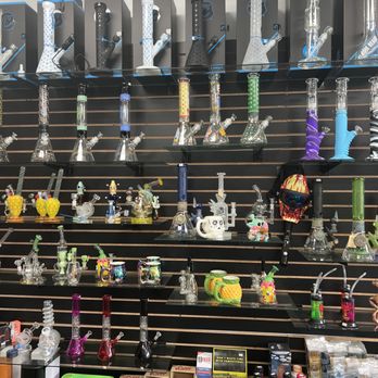 LUXURY VAPES - Updated May 2026 - 22 Photos - 435 US 1, Kittery, Maine -  Vape Shops - Phone Number - Yelp