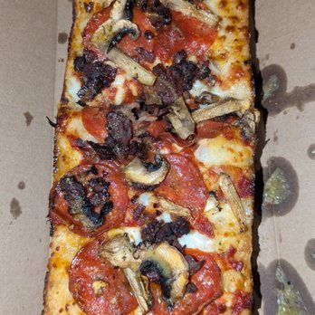 Domino's Pizza - Domino with steak, pepperoni, mushrooms - Pizza Near Me - Shoreline, Washington