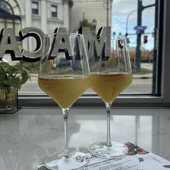 Streetlight Brasserie - Cocktail Bars Near Me - Buffalo, New York