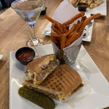 Bridie's Bar & Grill - Cuban Sandwich - Pubs Near Me - Middle Village, New York