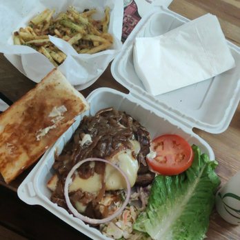 Mo's Grill - Brisket sandwhich and garlic fries - Burgers Near Me - San Francisco, California Mo's Grill - Brisket sandwhich and garlic fries - Burgers Near Me - San Francisco, California