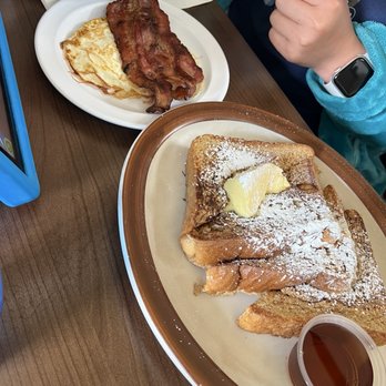 Cable Car Cafe - French Toast - Burgers Near Me - South San Francisco, California