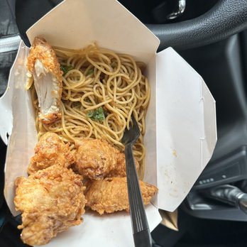 Southside Station - Thai Thai Fried Chicken Wings and garlic noodles - Sandwiches Near Me - Berkeley, California Southside Station - Thai Thai Fried Chicken Wings and garlic noodles - Sandwiches Near Me - Berkeley, California