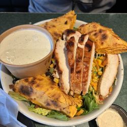 RibCrib BBQ - Salad with chicken added